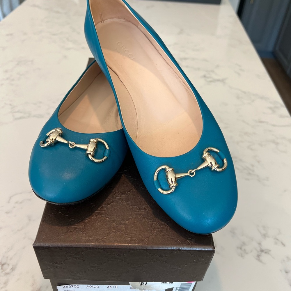 Gucci Flats in Deep Cobalt.  Size 38.5